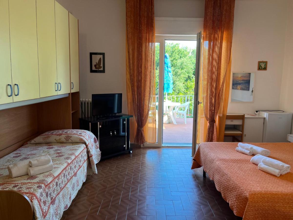 Hotel Ellymar Вада Экстерьер фото