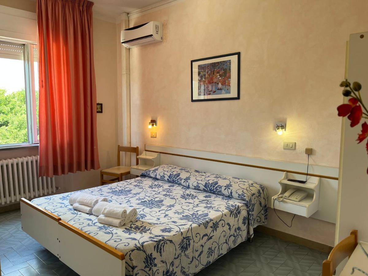 Hotel Ellymar Вада Экстерьер фото