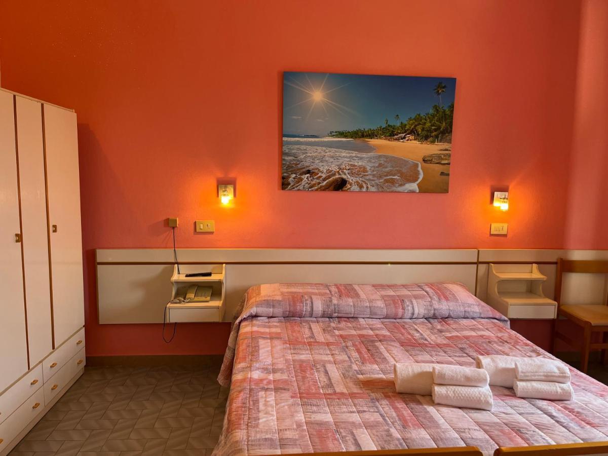 Hotel Ellymar Вада Экстерьер фото