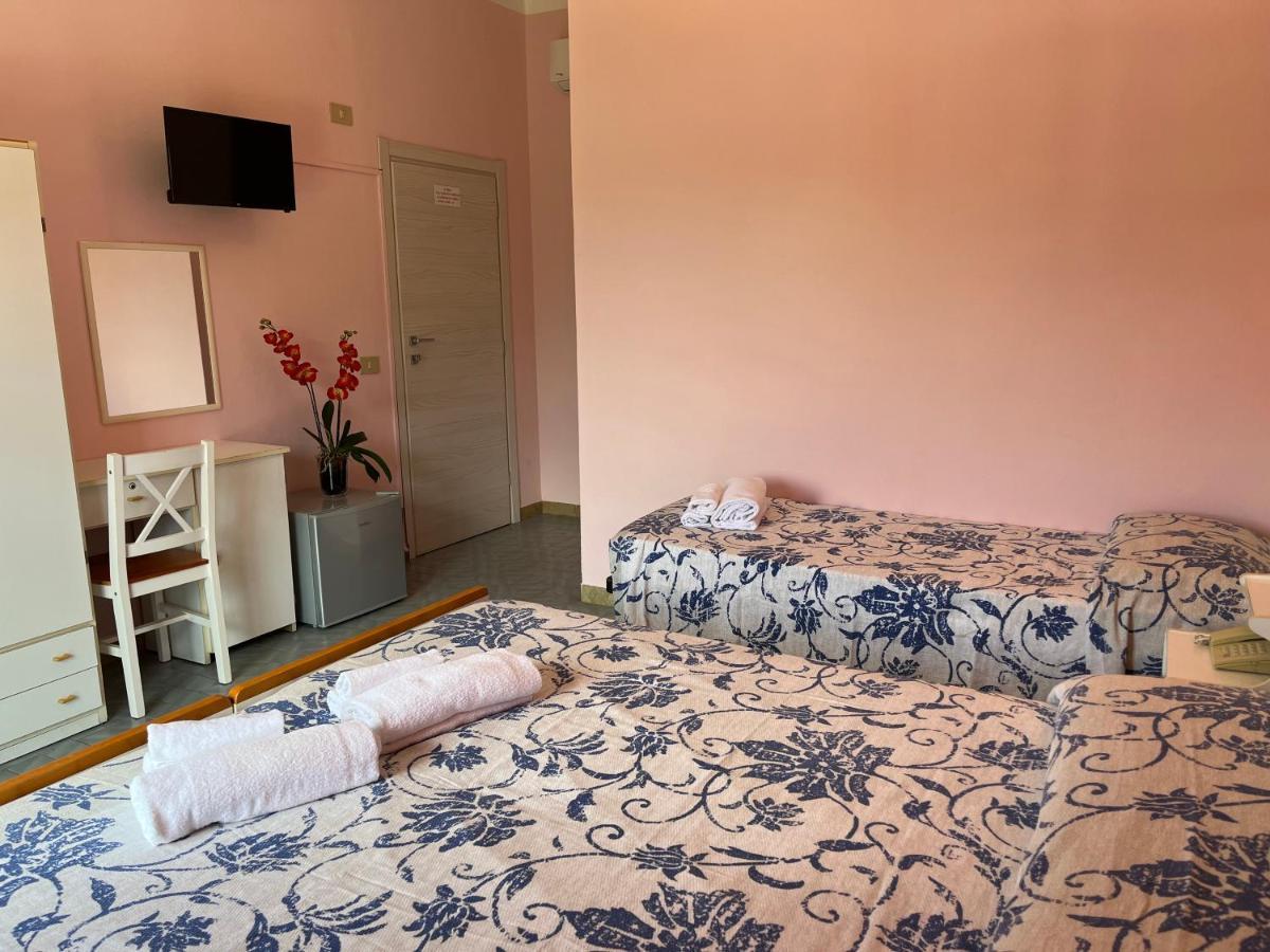 Hotel Ellymar Вада Экстерьер фото
